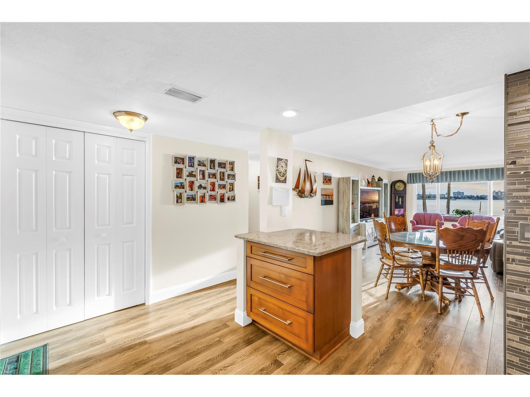 4525 Cove Circle #102 Saint Petersburg FL 33708 TB8444078 image28