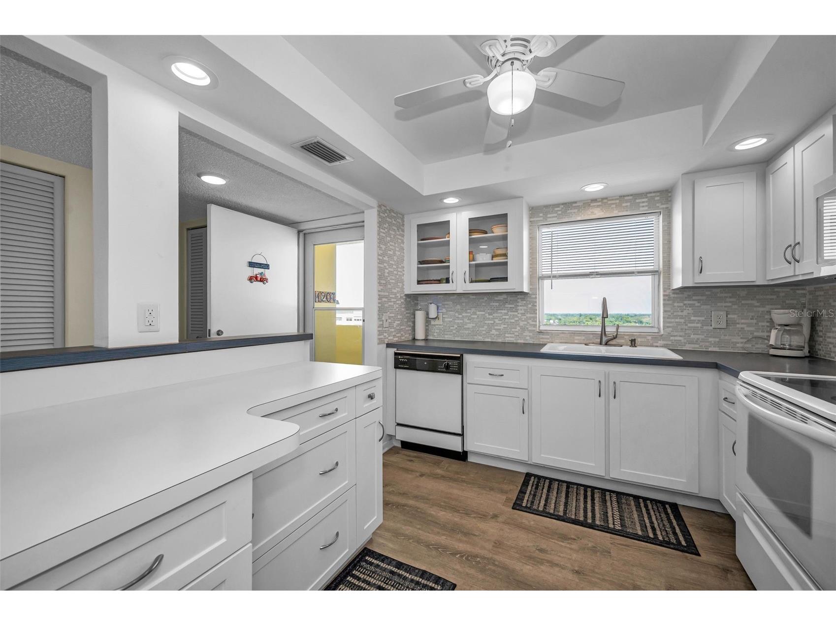 4525 Cove Circle #1207 Saint Petersburg FL 33708 - BOCA CIEGA BAY TB8506679 image2