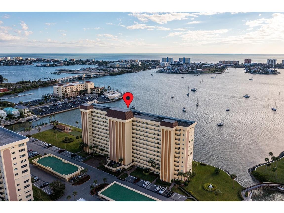4525 Cove Circle #204 Saint Petersburg FL 33708 - BOCA CIEGA BAY U8236705 image1