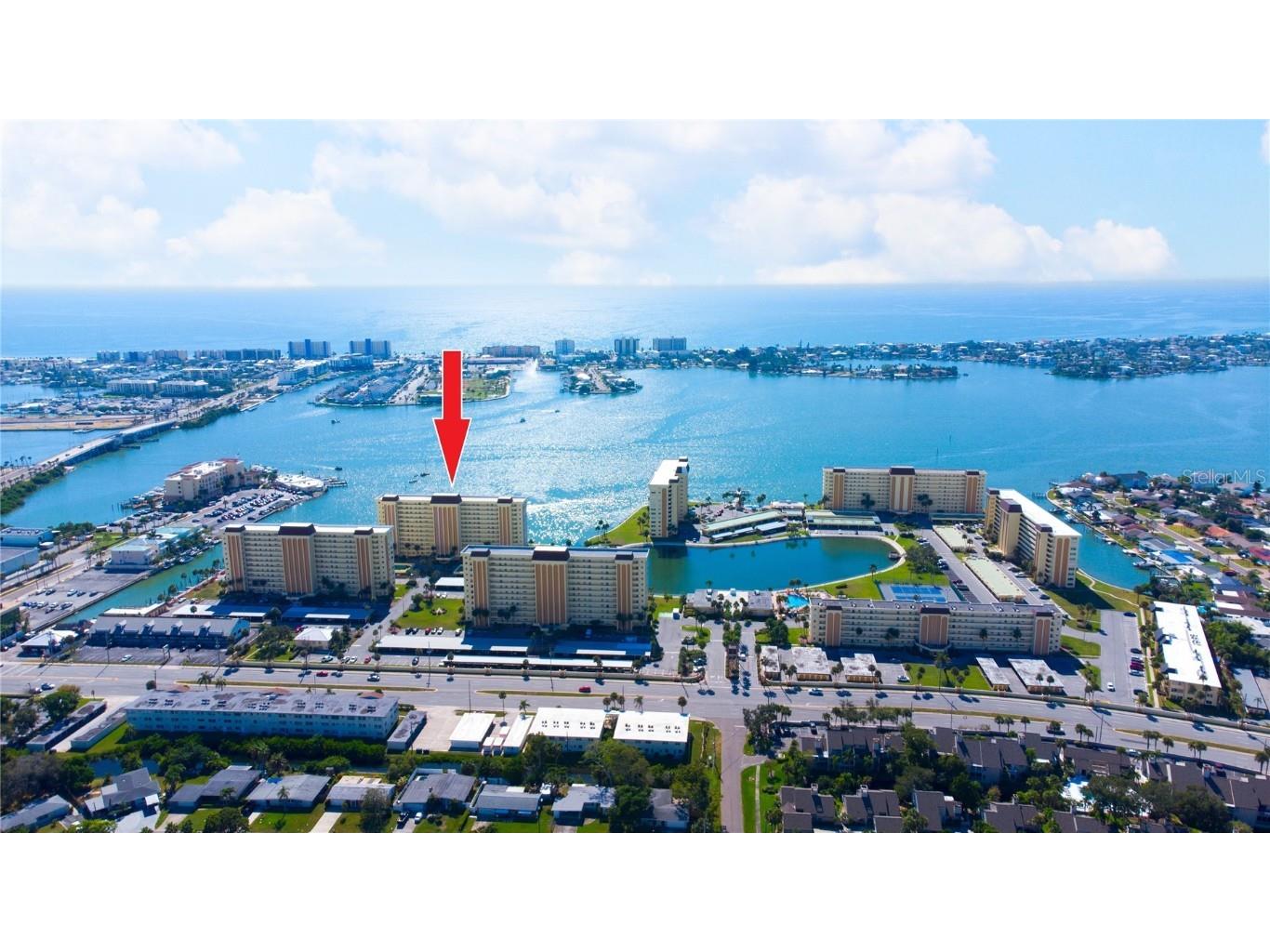 4525 Cove Circle #304 Saint Petersburg FL 33708 - BOCA CIEGA BAY TB8449928 image1