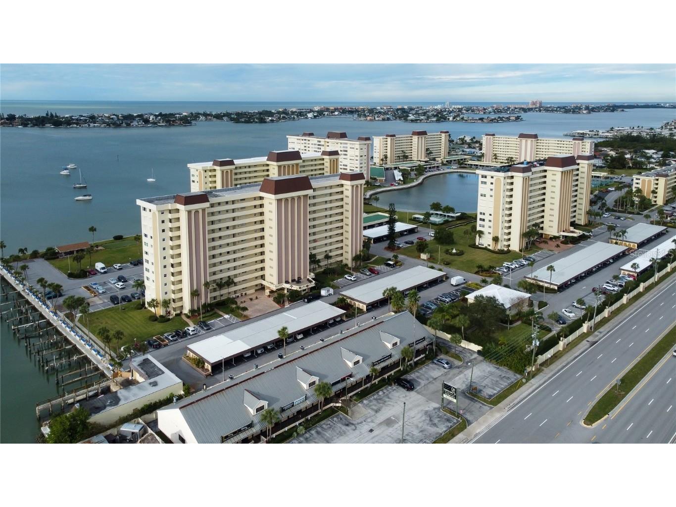 4525 Cove Circle #308 Saint Petersburg FL 33708 U8222620 image1