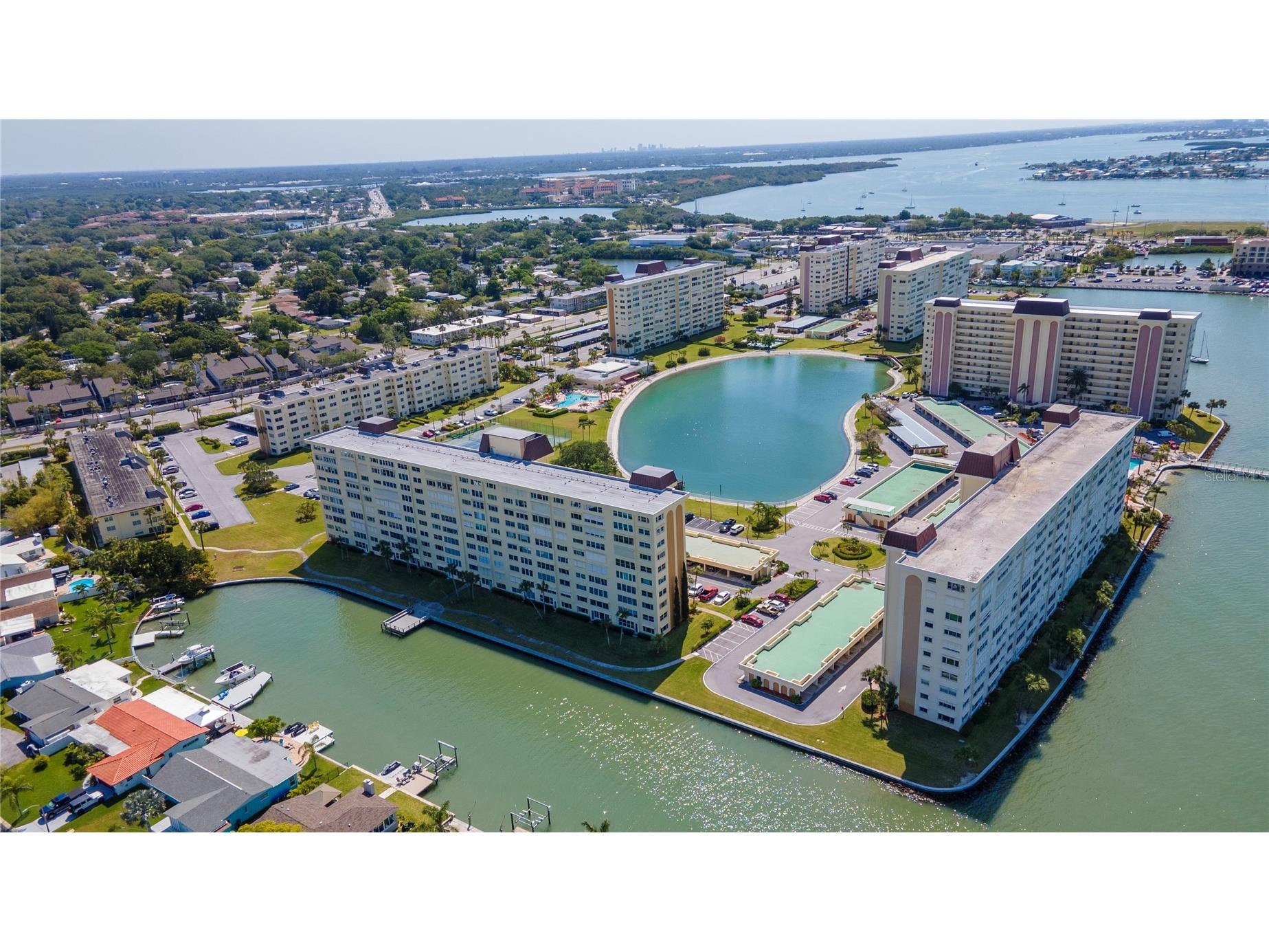 4525 Cove Circle #608 Saint Petersburg FL 33708 - BOCA CEIGA BAY/MADEIRA BEACH TB8472745 image1