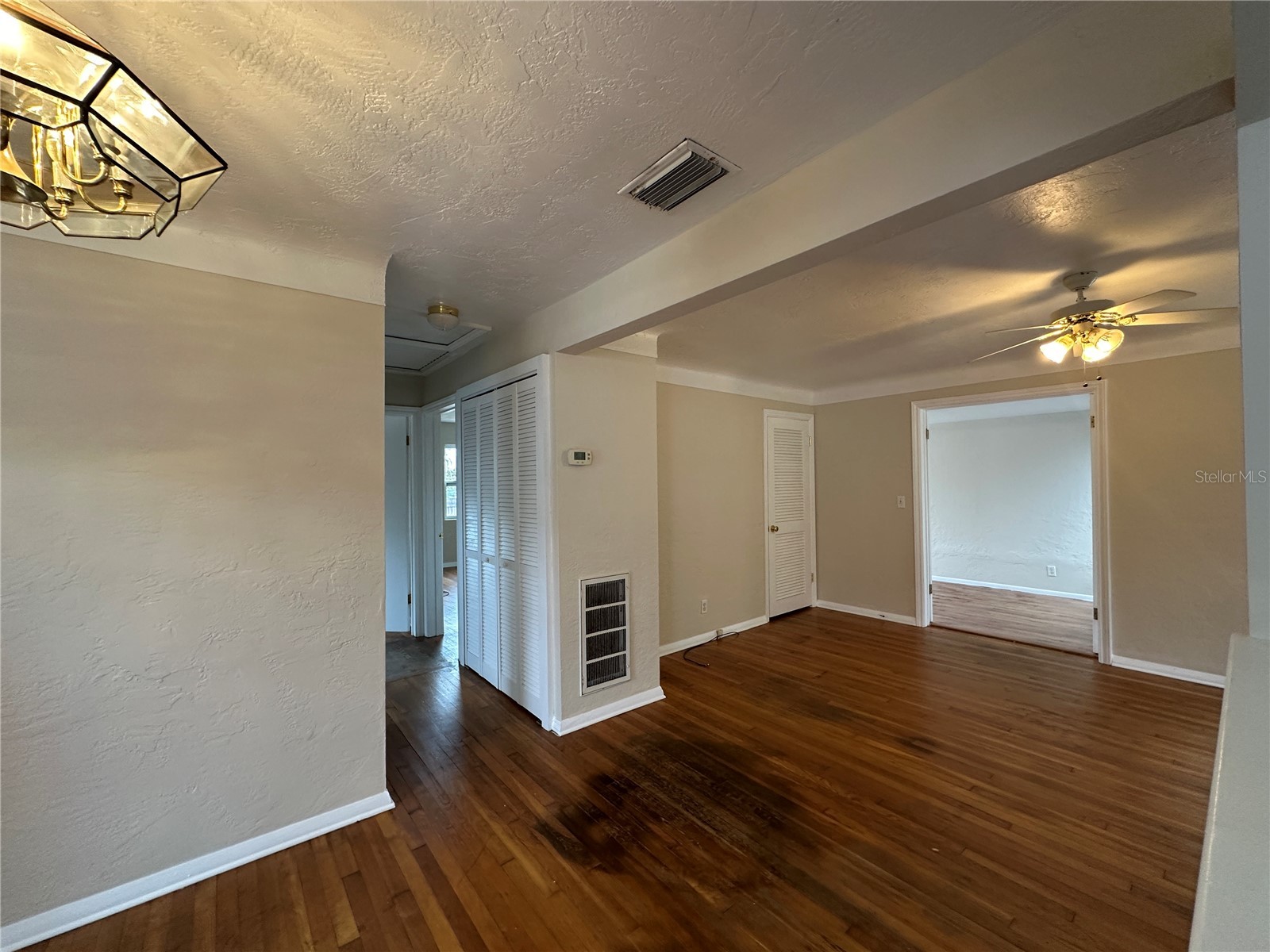 4526 6th Avenue N Saint Petersburg FL 33713 TB8514875 image4