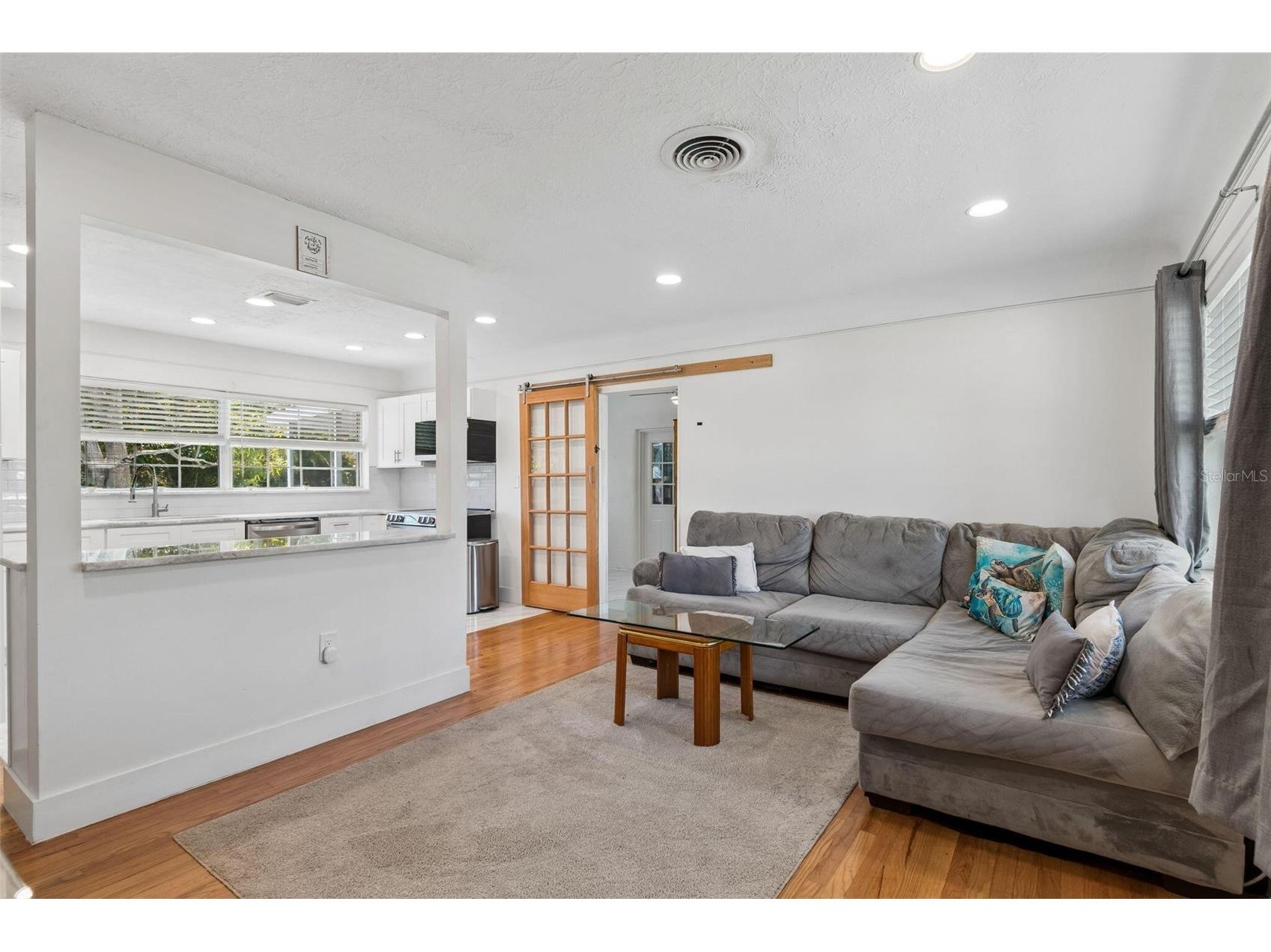 4526 Yardley Avenue N Saint Petersburg FL 33713 O6401866 image11