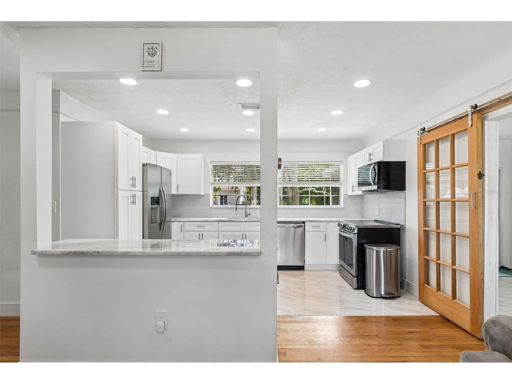 4526 Yardley Avenue N Saint Petersburg FL 33713 O6401866 image16