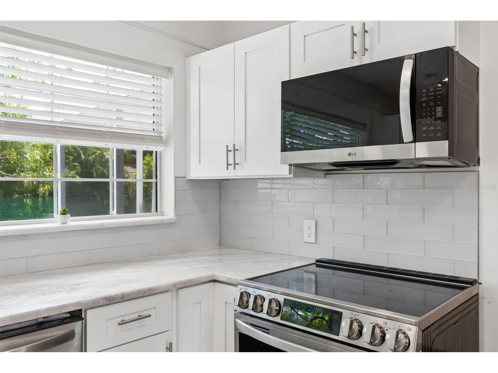 4526 Yardley Avenue N Saint Petersburg FL 33713 O6401866 image21