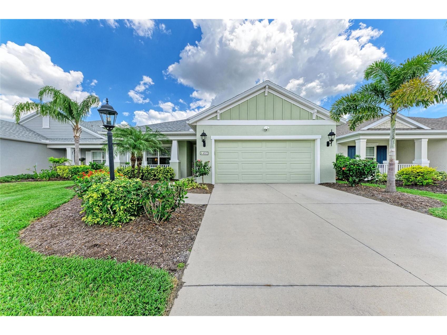 4527 Cedar Brush Terrace Sarasota FL 34243 A4694364 image1