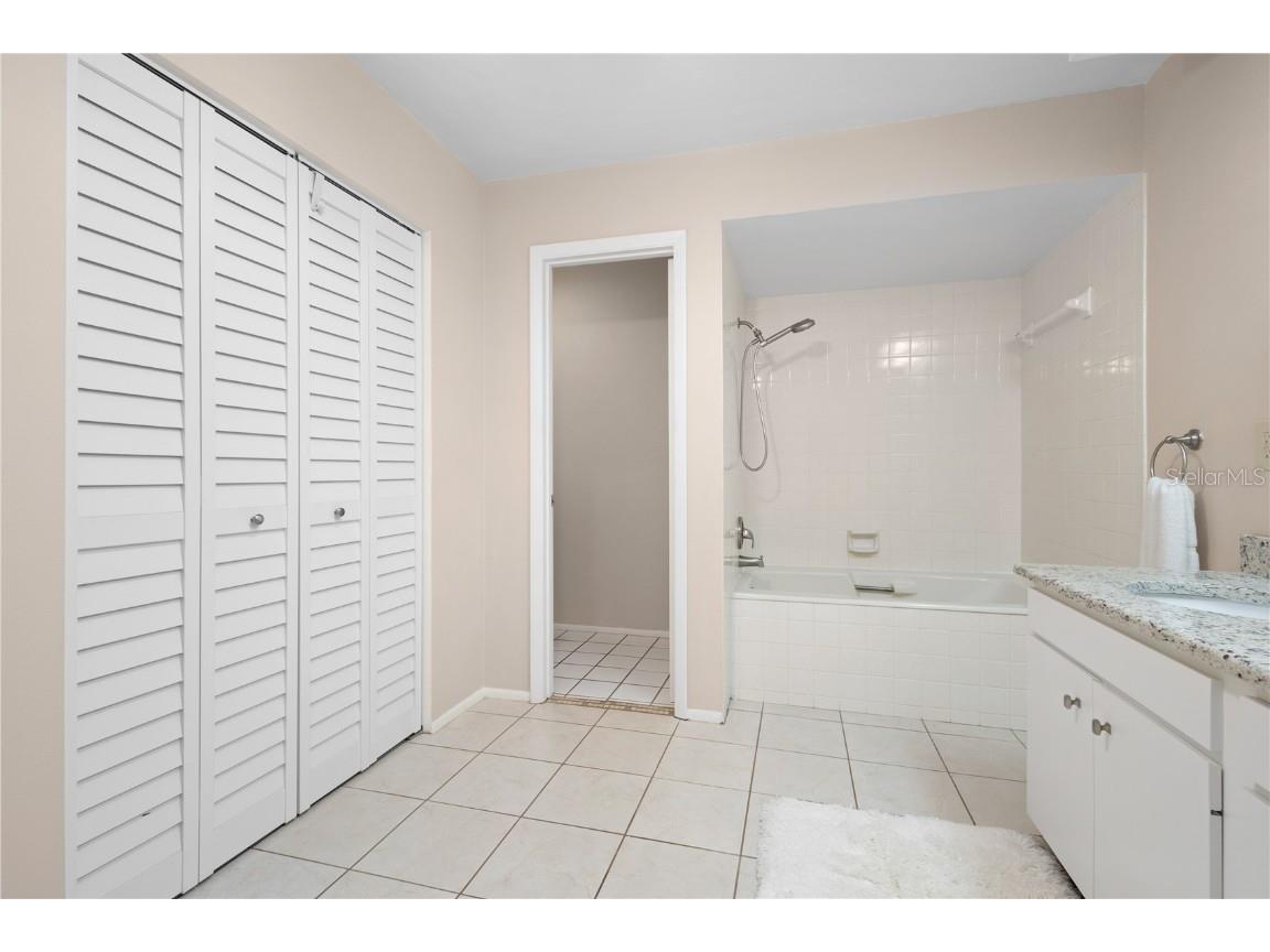 4527 La Jolla Drive Bradenton FL 34210 A4670962 image15