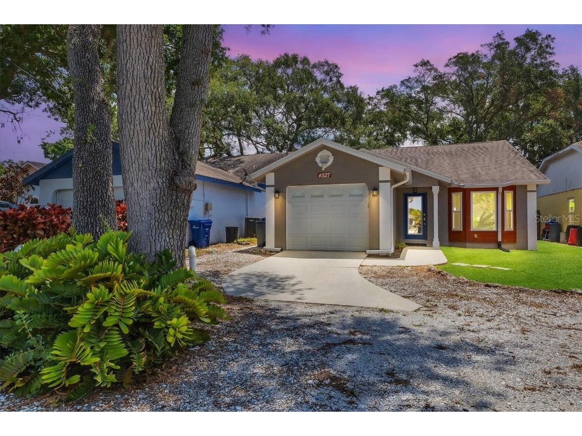 4527 S Lockwood Ridge Rd Sarasota FL 34231 A4613202 image1