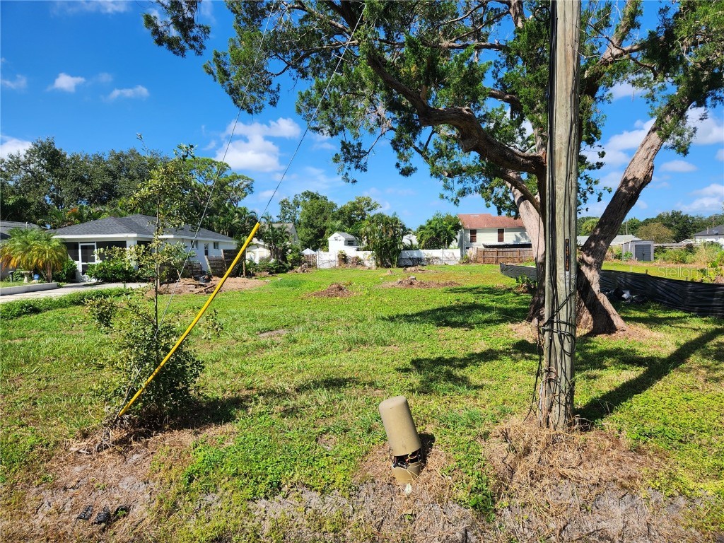 4528 4530 4532 S Lockwood Ridge Road Sarasota FL 34231 A4664377 image3