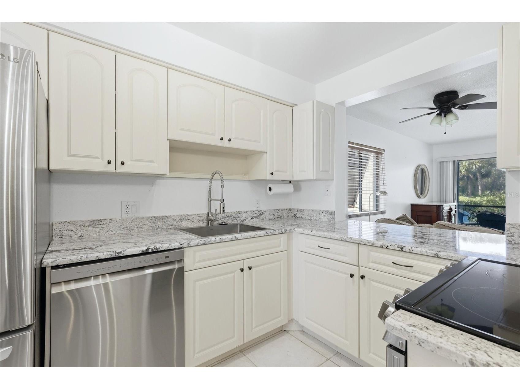 4528 Longwater #35 Sarasota FL 34235 A4690305 image10