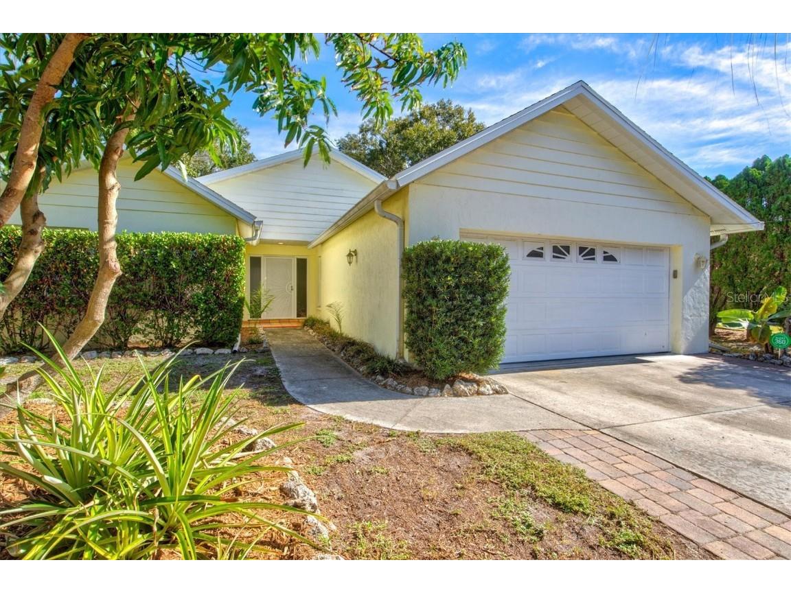 4530 Guava Court Sarasota FL 34234 A4590720 image1