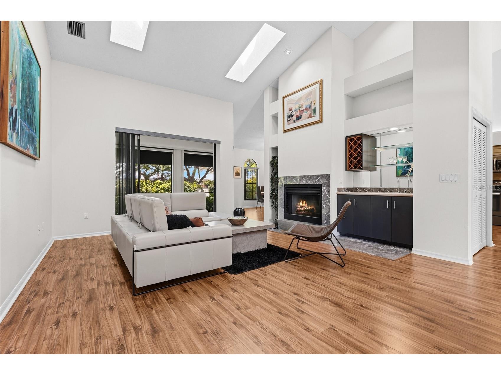 4531 Las Brisas Lane Sarasota FL 34238 A4686168 image2