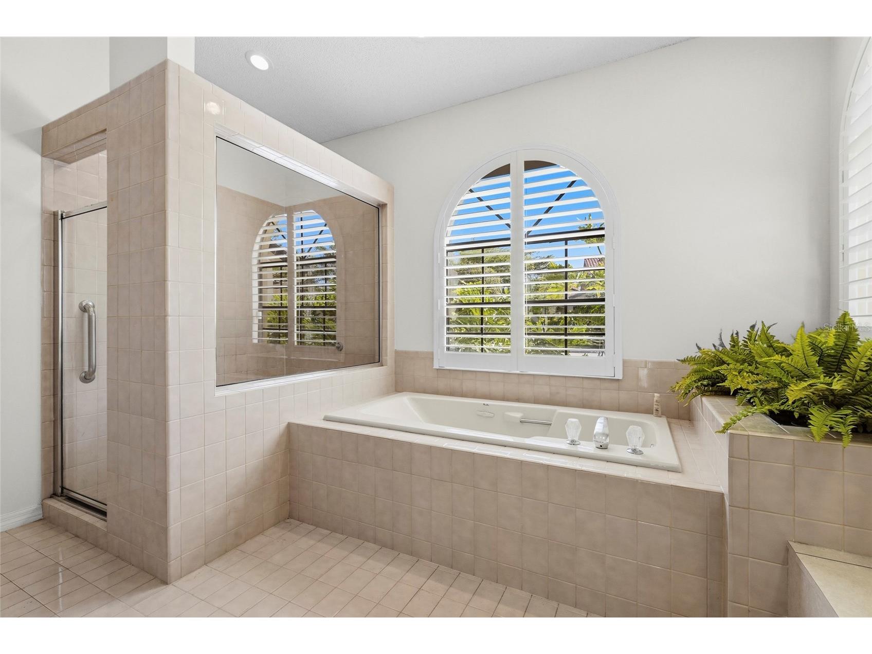 4531 Las Brisas Lane Sarasota FL 34238 A4686168 image9