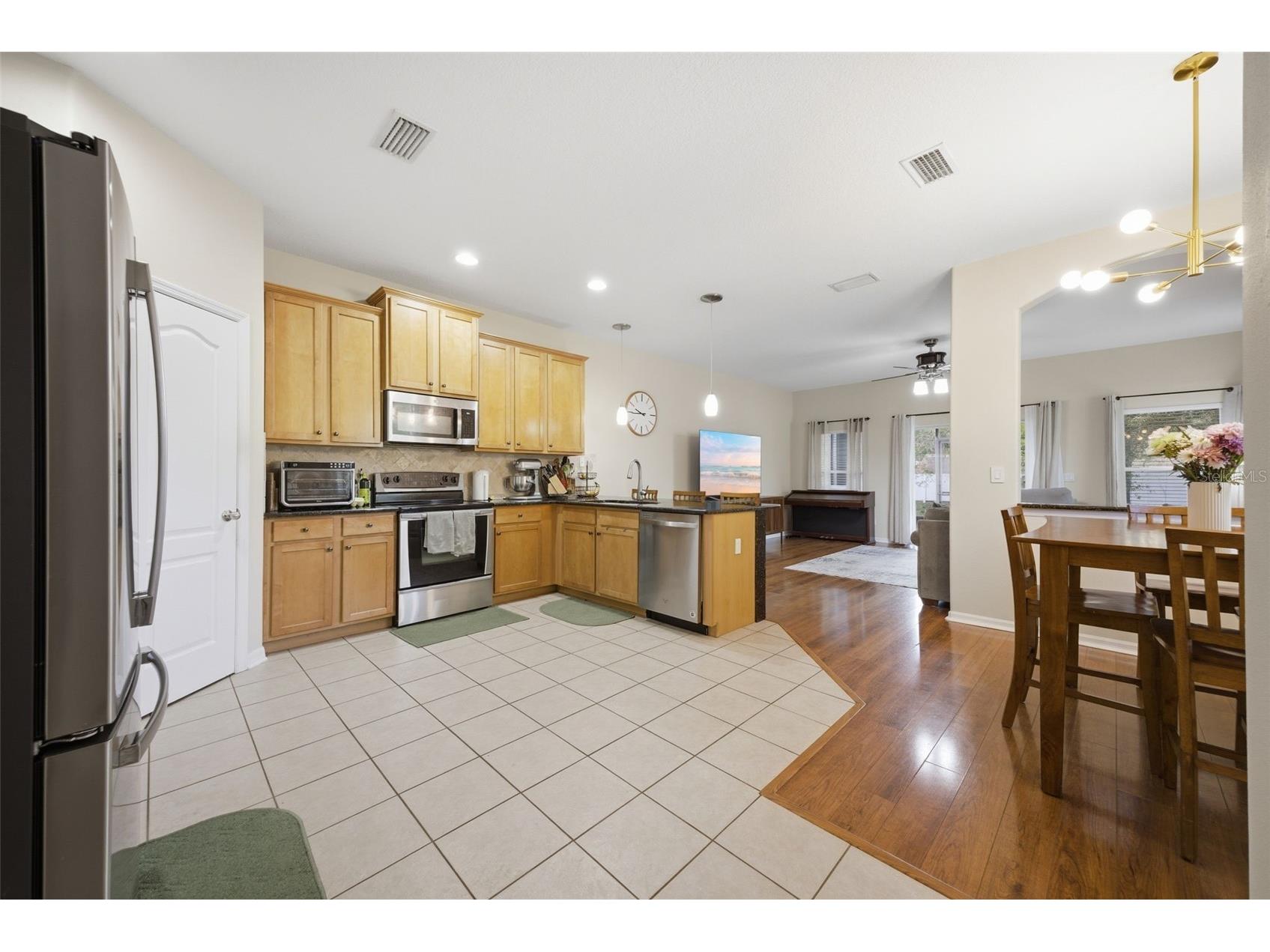 4532 Amberly Oaks Court Tampa FL 33614 TB8511409 image7