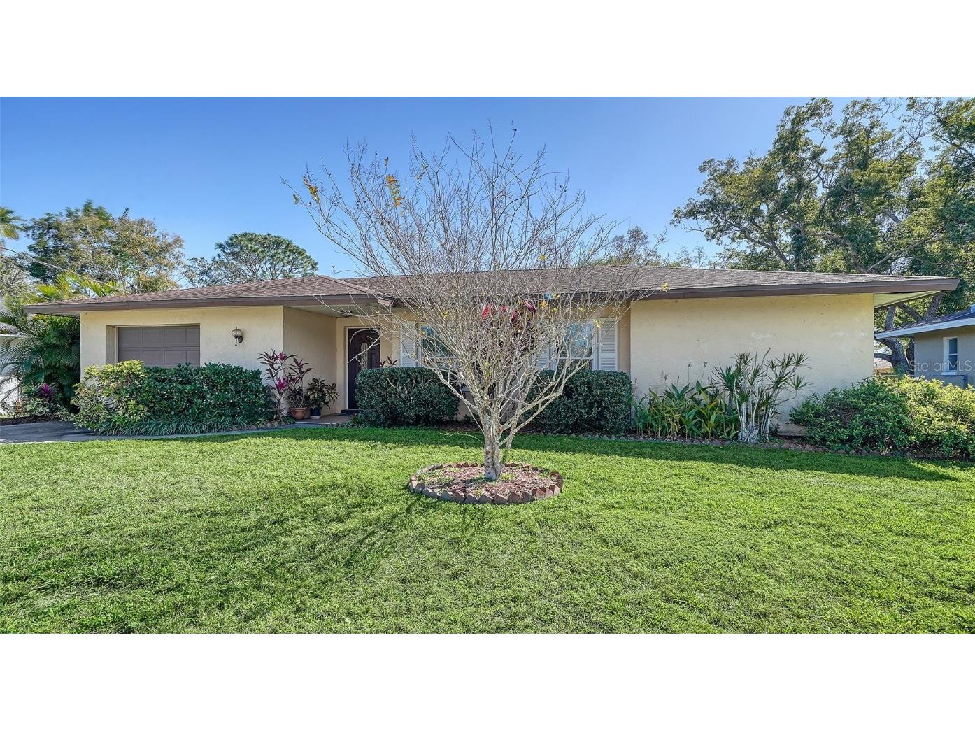 4532 Beacon Drive Sarasota FL 34232 A4599119 image1