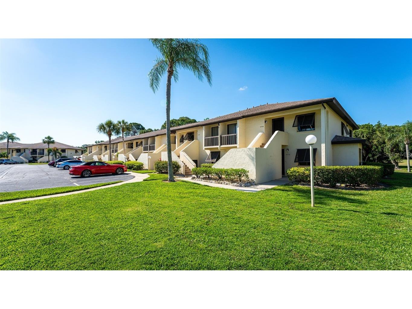 4532 Longwater Chase #37 Sarasota FL 34235 A4634841 image1