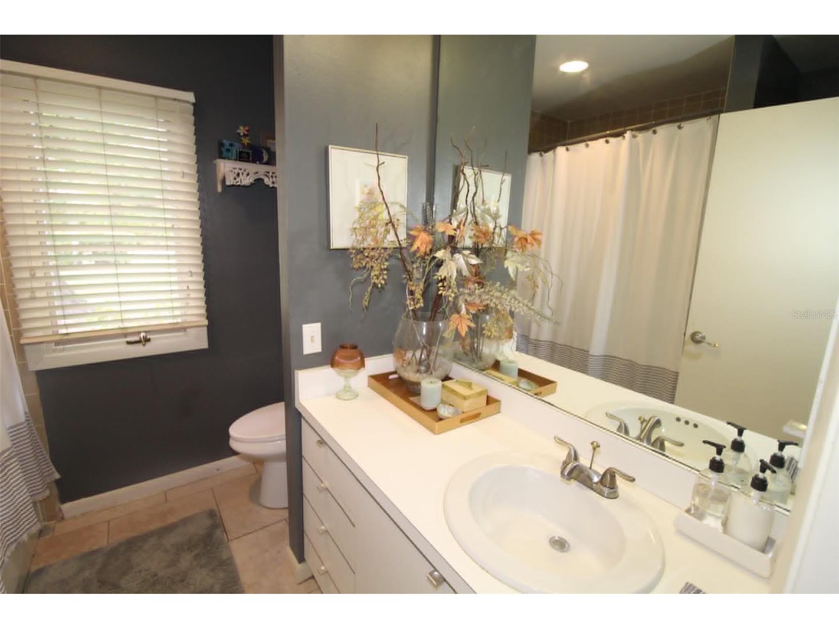 4532 N Ascot Circle Sarasota FL 34235 A4696855 image18
