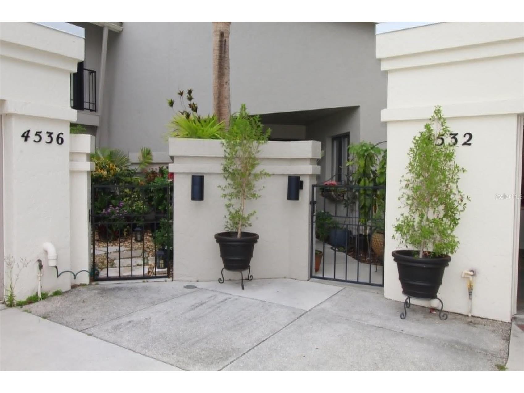 4532 N Ascot Circle Sarasota FL 34235 A4696855 image2