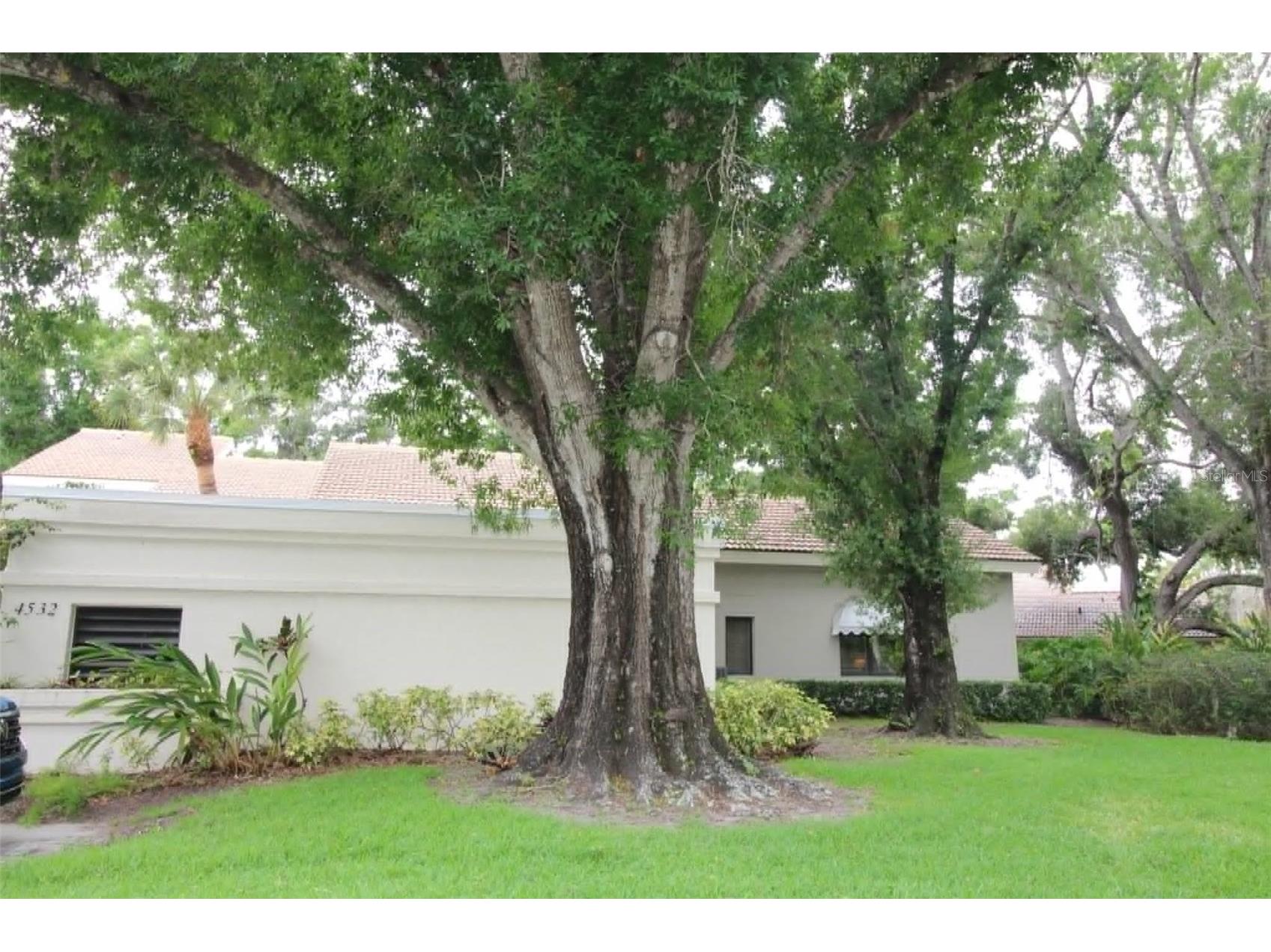 4532 N Ascot Circle Sarasota FL 34235 A4696855 image3