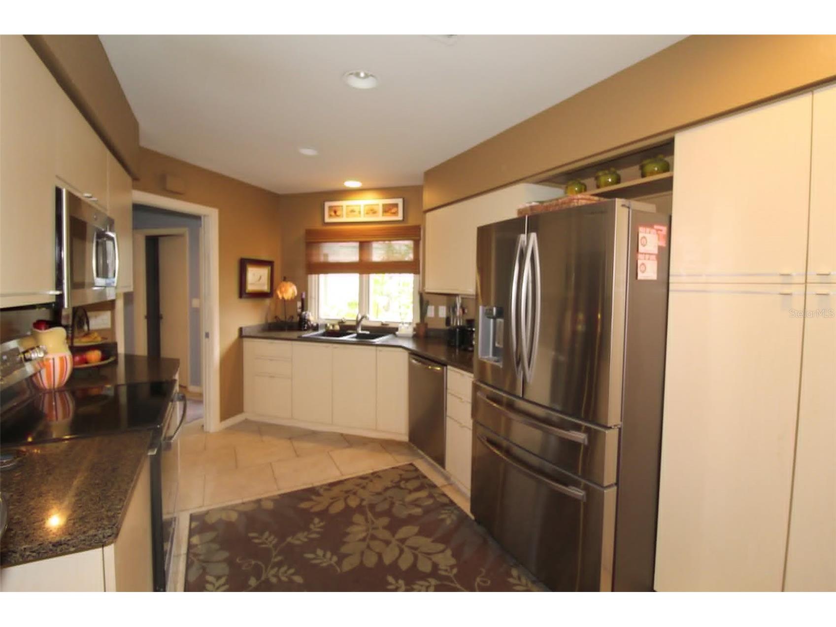 4532 N Ascot Circle Sarasota FL 34235 A4696855 image8