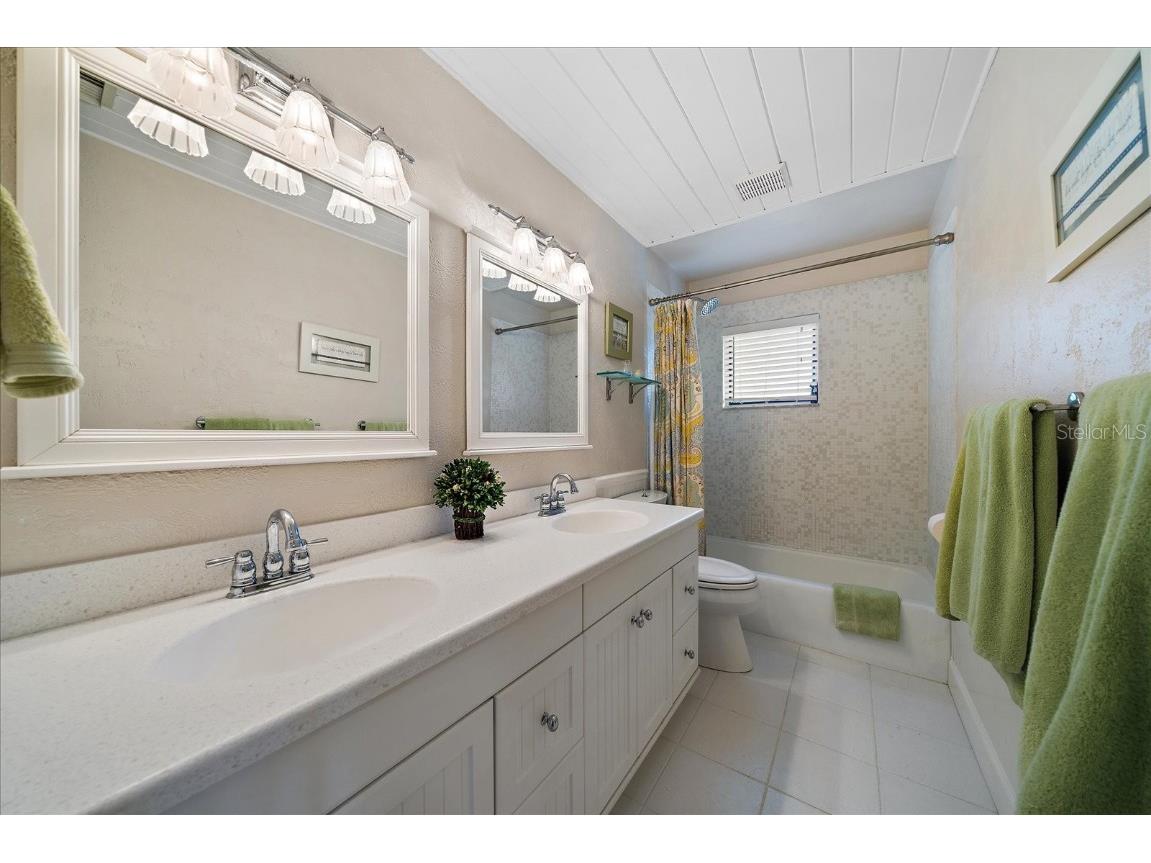 4533 Friar Tuck Lane Sarasota FL 34232 A4658087 image41