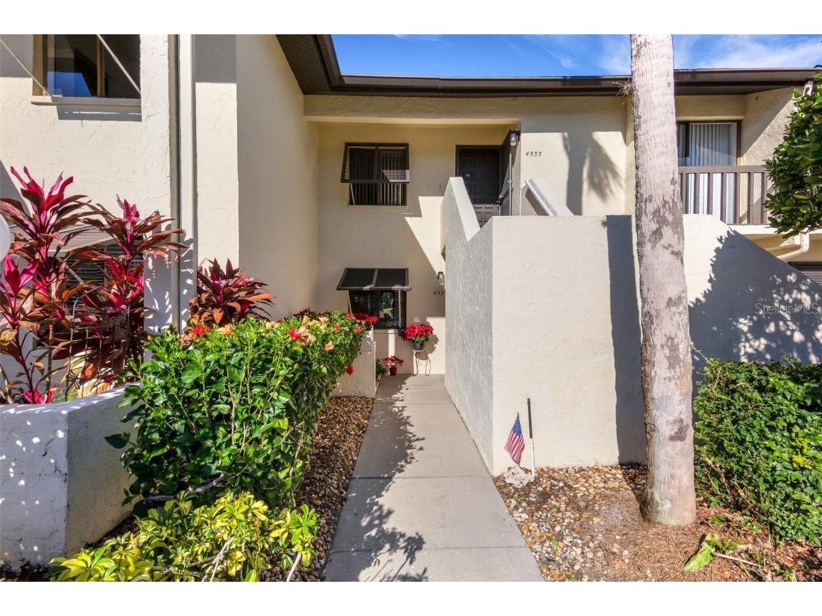 4533 Longwater Chase #17 Sarasota FL 34235 A4597767 image1