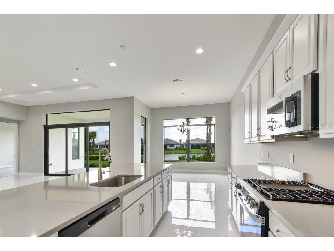 4533 Mondrian Court Sarasota FL 34240 A4657309 image8