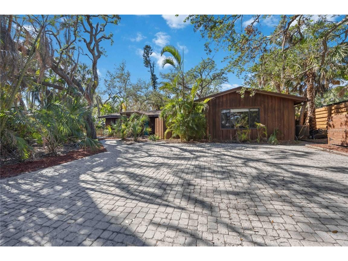 4534 Banan Place Siesta Key FL 34242 A4630024 image1