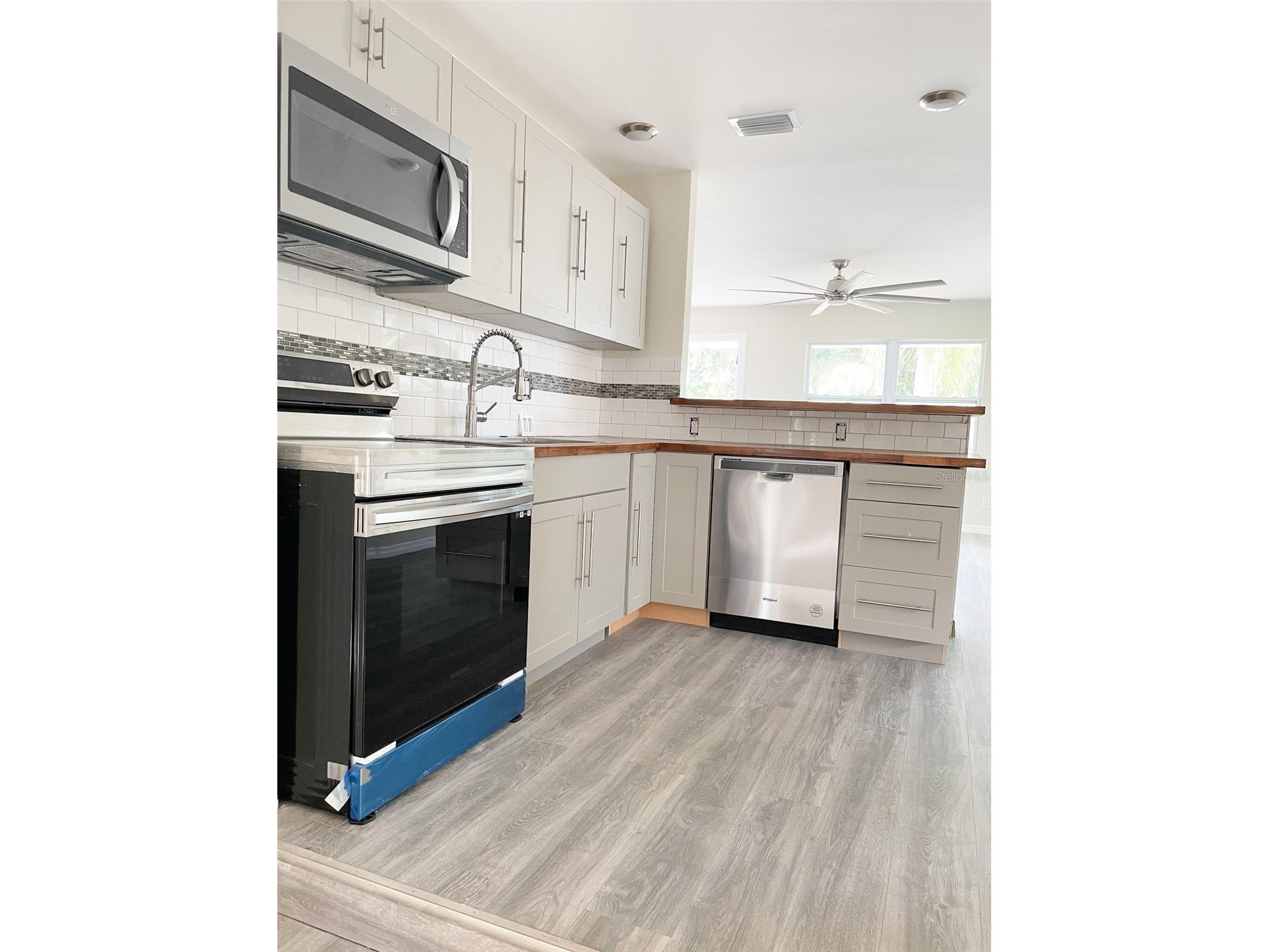 4537 10th Avenue S Saint Petersburg FL 33711 TB8469020 image7