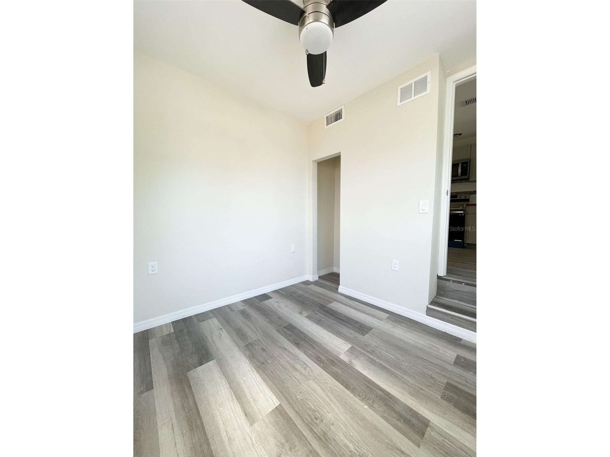 4537 10th Avenue S Saint Petersburg FL 33711 TB8469032 image9