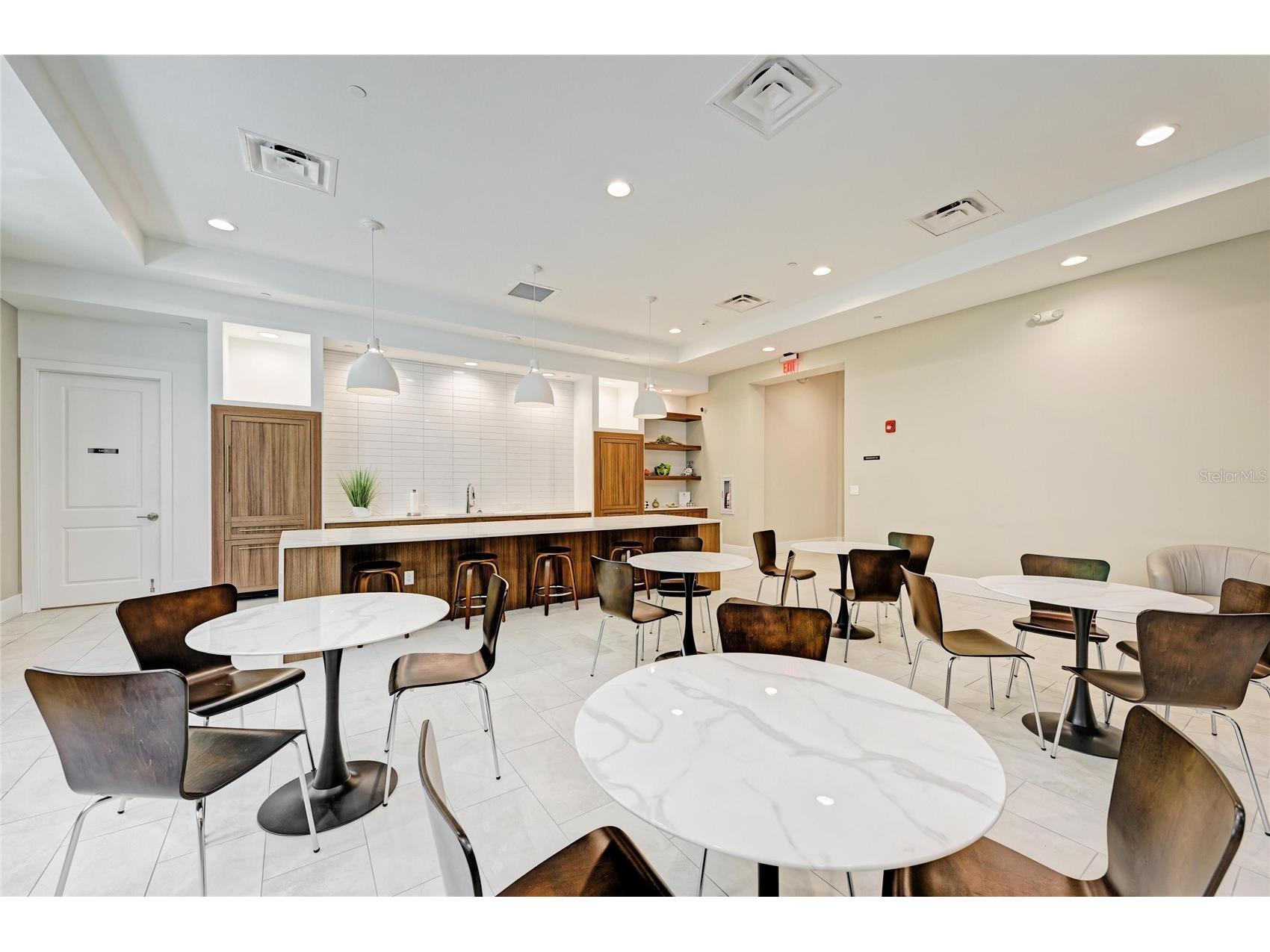 4537 Morningside #10 Sarasota FL 34235 A4682061 image31