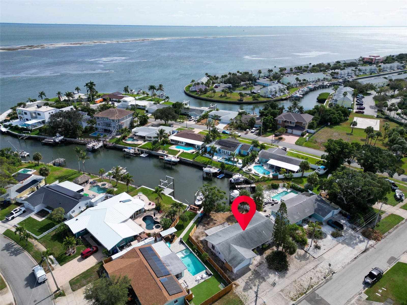4540 Beach Drive SE Saint Petersburg FL 33705 TB8440103 image1