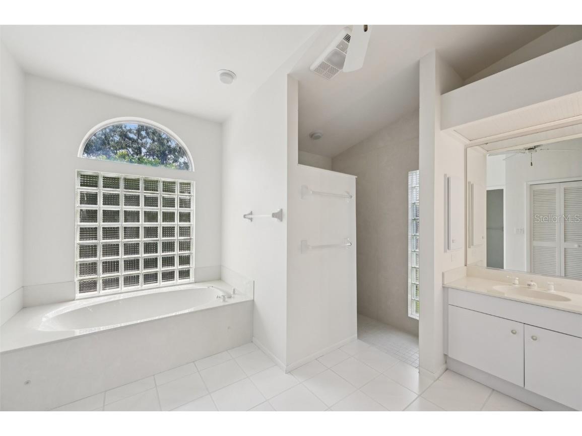 4540 Chimney Creek Drive Sarasota FL 34235 A4664317 image9