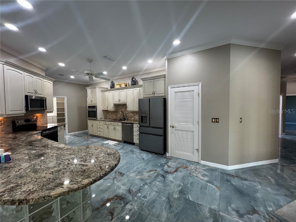 4540 Kipling Circle Sarasota FL 34241 TB8450626 image12