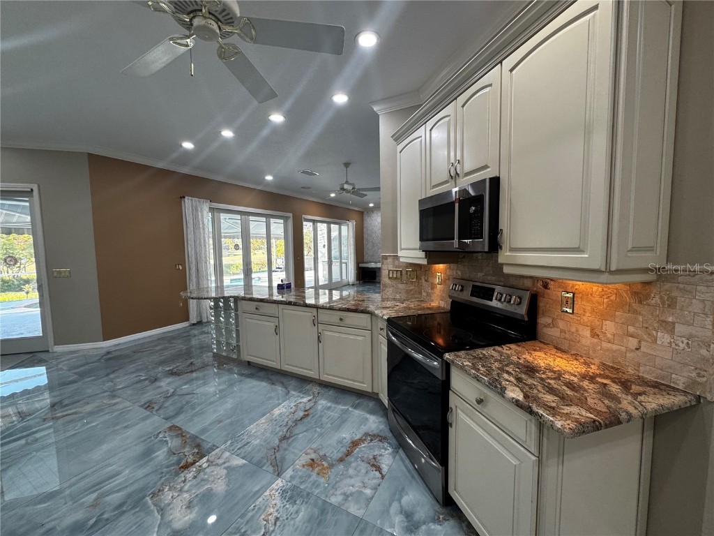 4540 Kipling Circle Sarasota FL 34241 TB8450626 image9