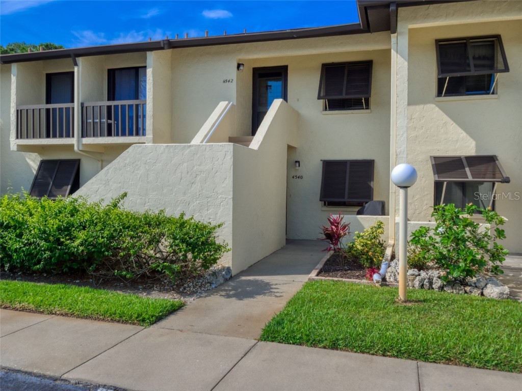 4540 Longwater Chase #41 Sarasota FL 34235 A4570253 image1