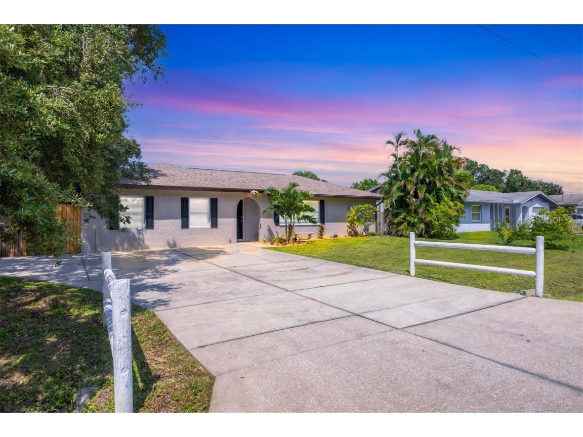4541 Barton Drive Sarasota FL 34232 A4624207 image1