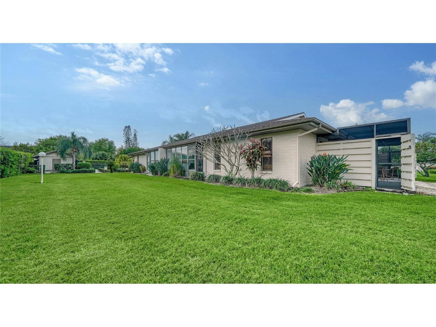 4541 Lake Vista Drive #9 Sarasota FL 34233 A4602985 image1