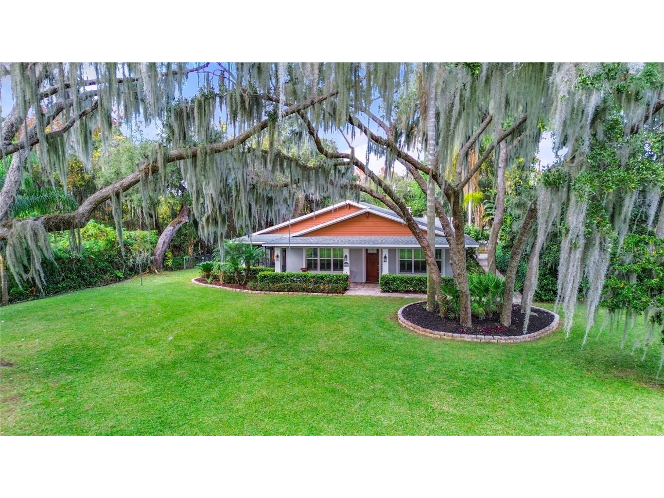 4541 Lakeshore Drive Mount Dora FL 32757 - LAKE DORA O6169513 image1
