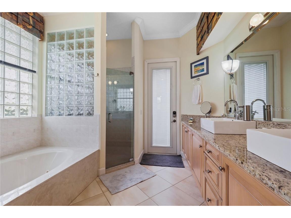 4541 Murcia Boulevard #11 Sarasota FL 34238 A4673824 image24