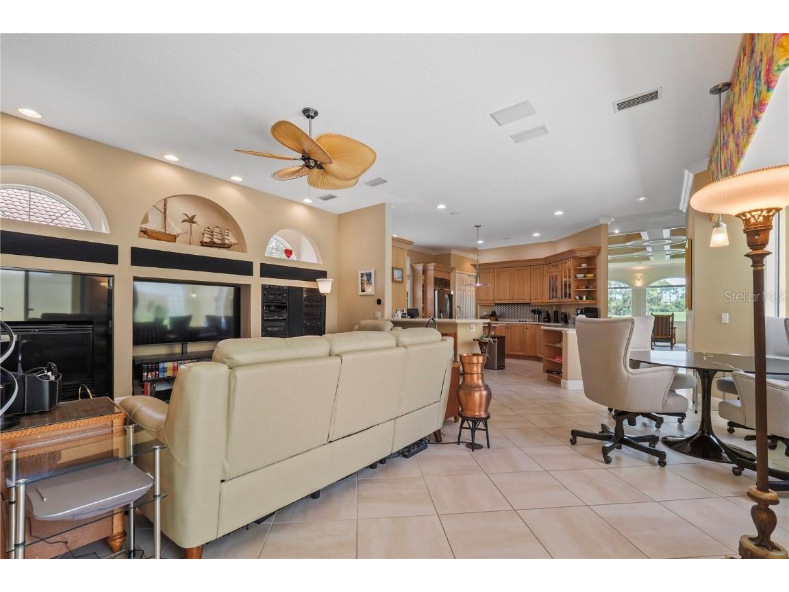 4541 Murcia Boulevard #11 Sarasota FL 34238 A4673824 image25