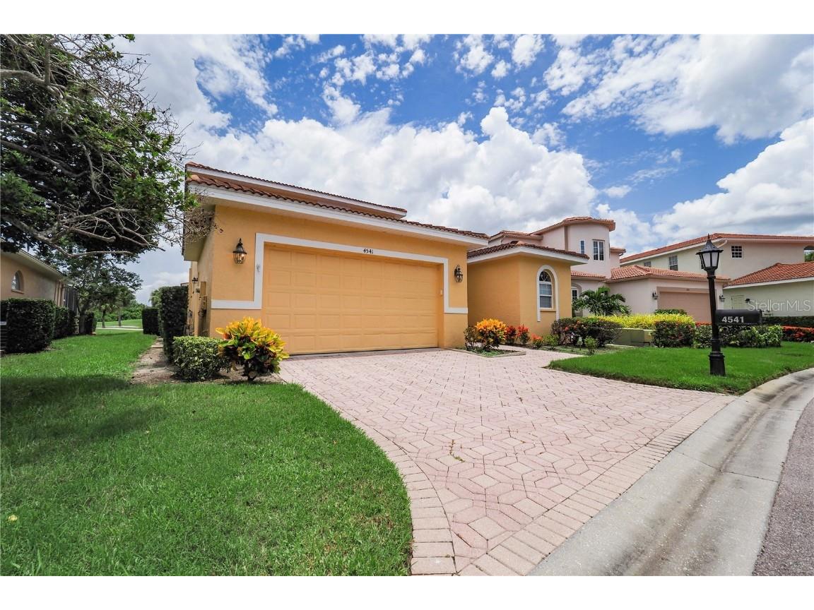 4541 Murcia Boulevard #11 Sarasota FL 34238 A4673824 image3