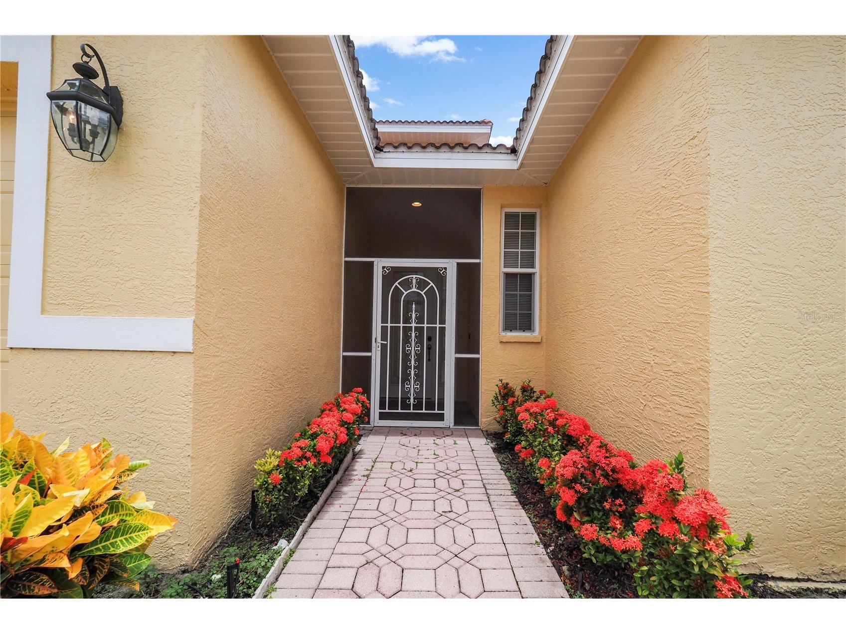 4541 Murcia Boulevard #11 Sarasota FL 34238 A4693993 image3