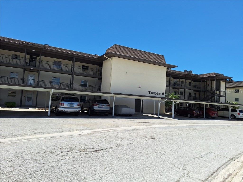 4542 Garnet Drive #201 New Port Richey FL 34652 - NORTH CHANNEL OF GULF HARBORS W7866377 image1