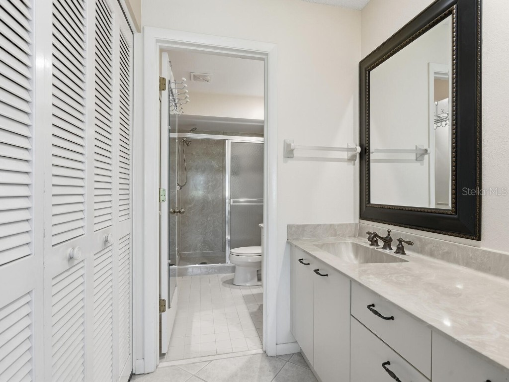 4542 Kingsmere #46 Sarasota FL 34235 A4670244 image12