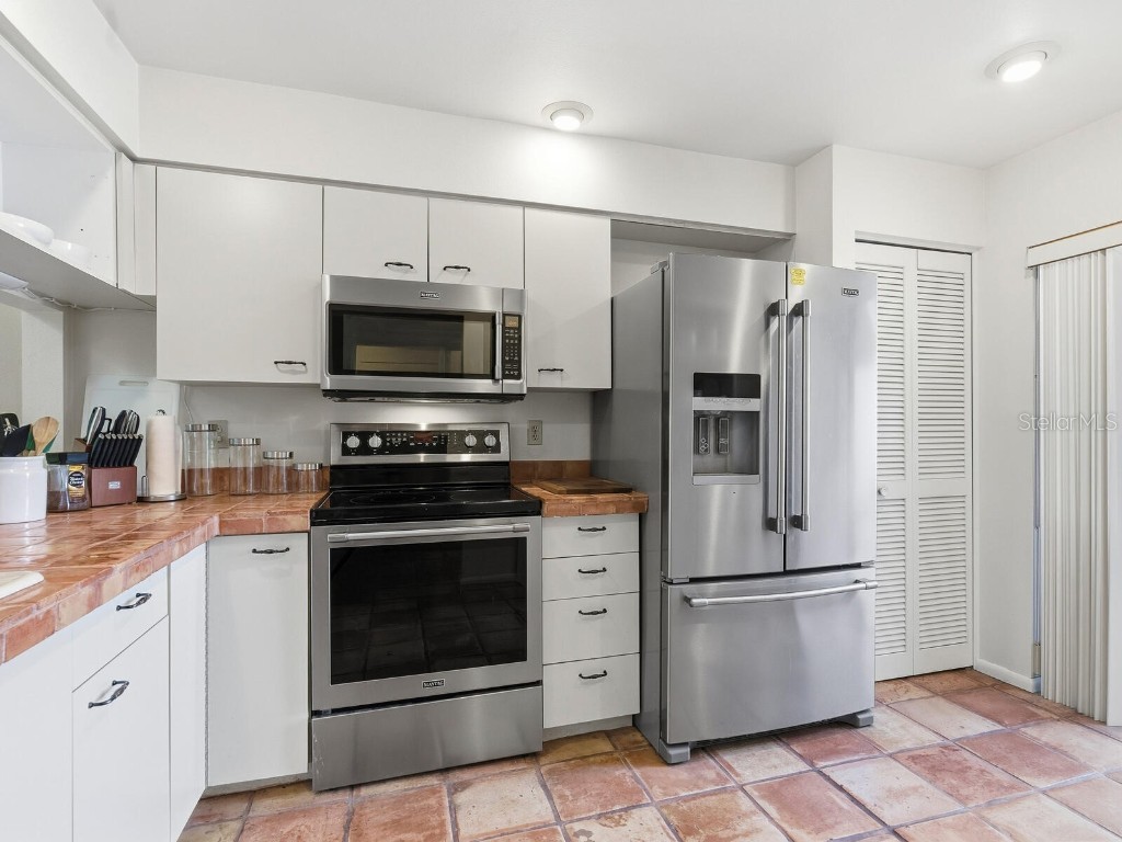 4542 Kingsmere #46 Sarasota FL 34235 A4670244 image8