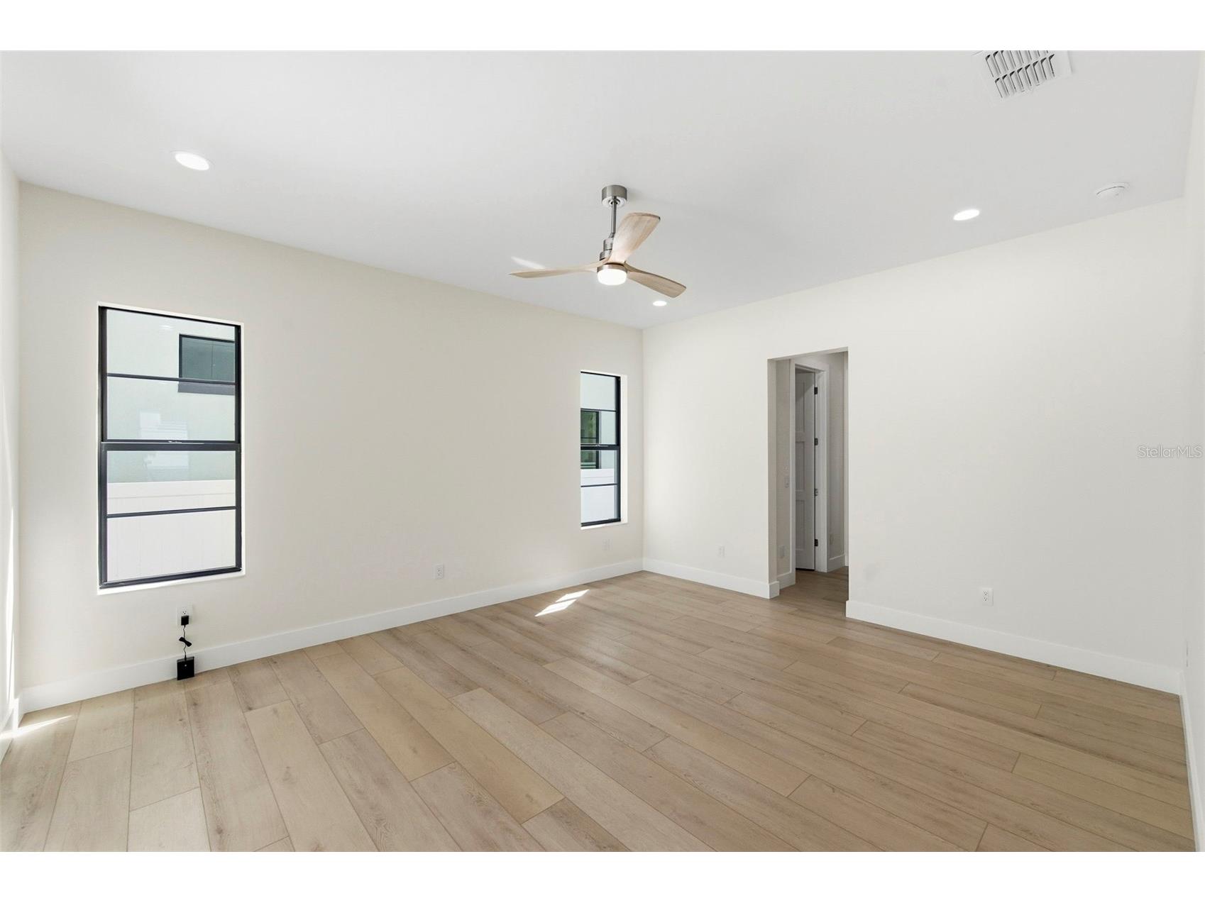 4543 26th Avenue S Saint Petersburg FL 33711 TB8485765 image24