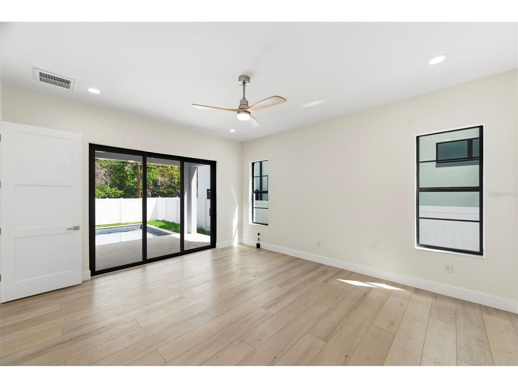 4543 26th Avenue S Saint Petersburg FL 33711 TB8485765 image27