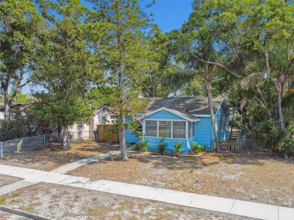 4544 3rd Avenue S Saint Petersburg FL 33711 U8242755 image1